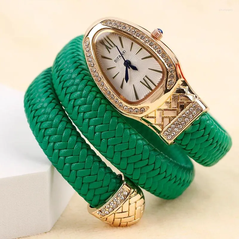 ساعة معصم الشخصية الإبداعية سعي الأفعى امرأة أنيقة الكوارتز سوار سوار الماس Wristwatch Montre Femme