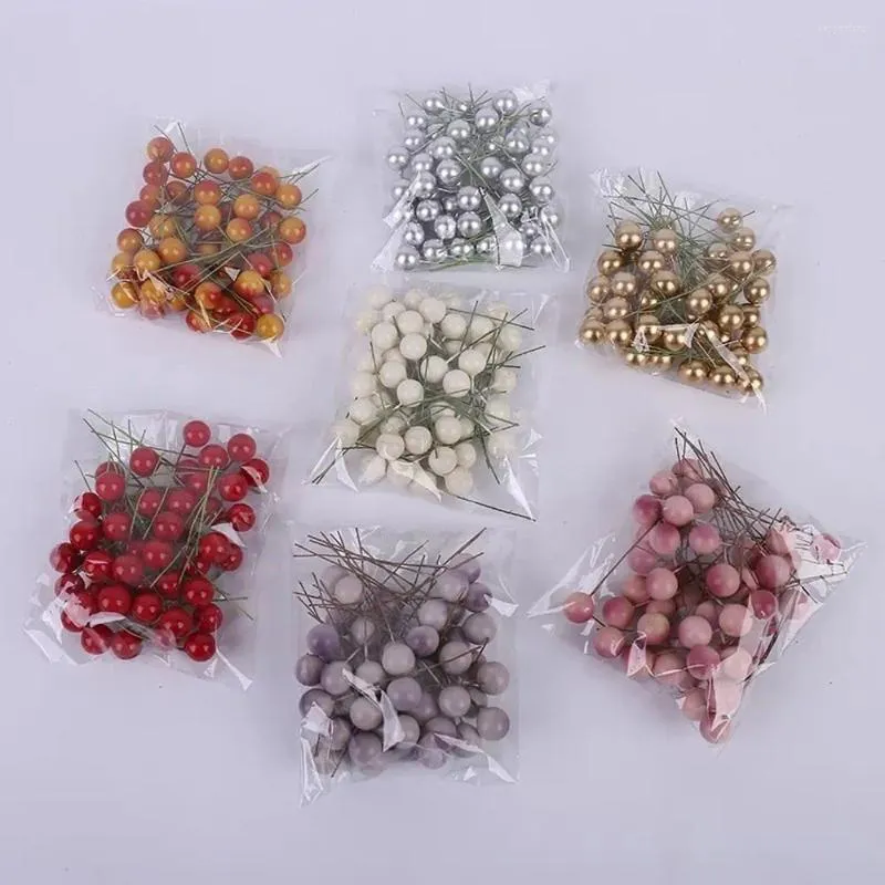 Decorazione per feste 100 pezzi mini bacche di plastica frutta finta piccola perla artificiale stami di fiori di ciliegia confezione regalo fai da te decorata di Natale