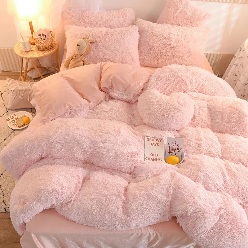 寝具セット素敵な純粋な色の冬の暖かい寝具セットぬいぐるみカワイイ布団カバーシートキルトカバーと枕カバーの暖かさベッドセット231211