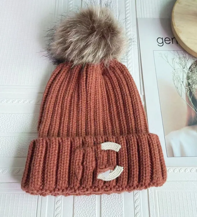 Top Quality Slim Knitted Hat High-End Letter Embroidery Woolen Cap Warm Sweet Lady Temperament