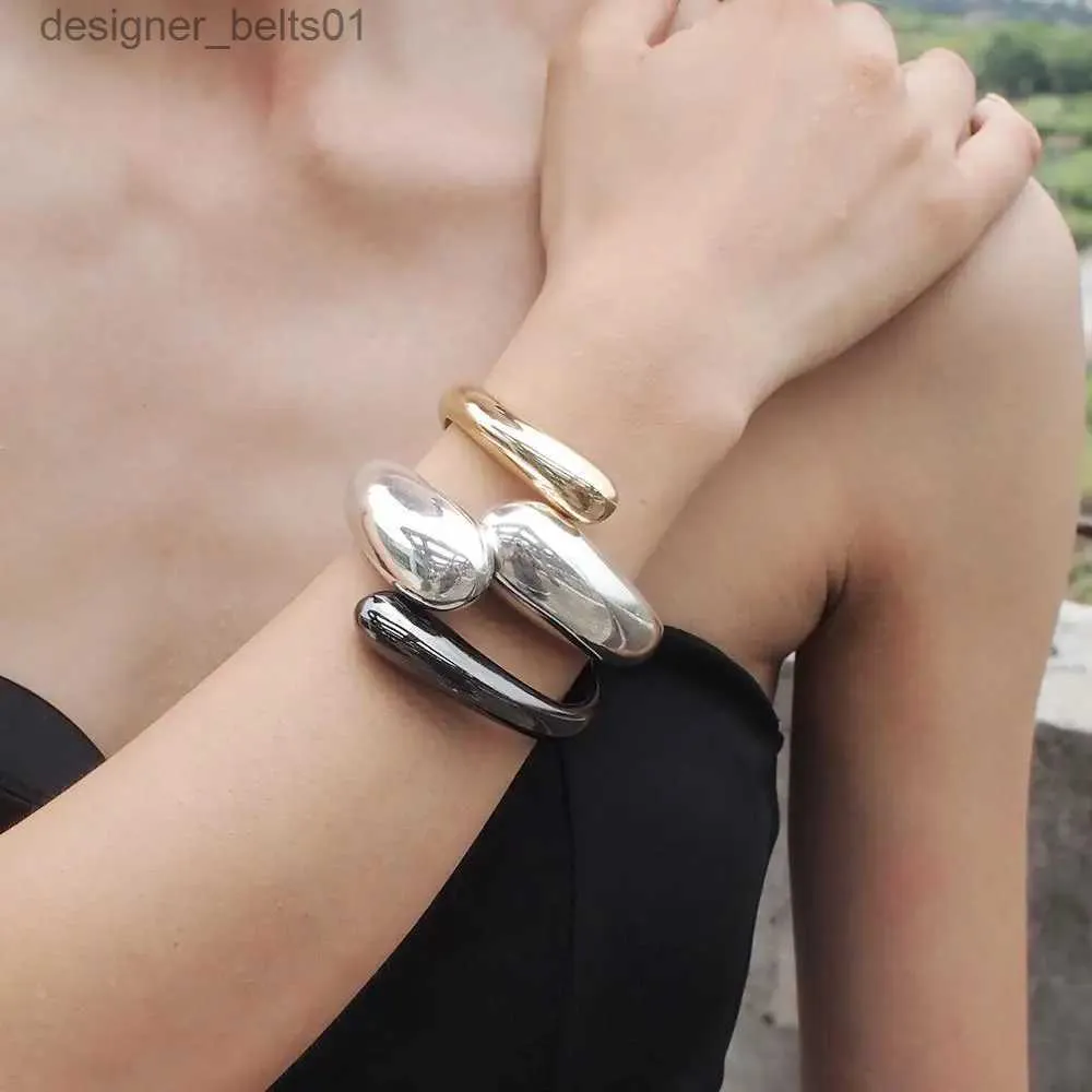 Bedelarmbanden KDLUN Premium gemengde kleur Eenvoudige armband voor dames Verklaring legering Manchetopening Ruwe armbanden Mode-sieraden Feest BruiloftL231214