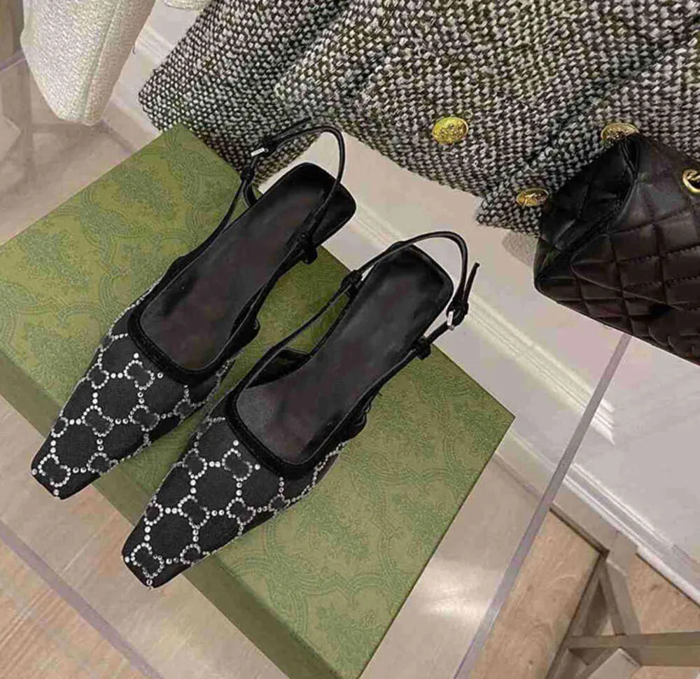 Sandalet Tasarımcı Sling Geri Yaz Moda Kadınlar Lüks Rhinestone Düğün Sandles Kaydırıcılar Yüksek Topuklu Ayakkabı 4563