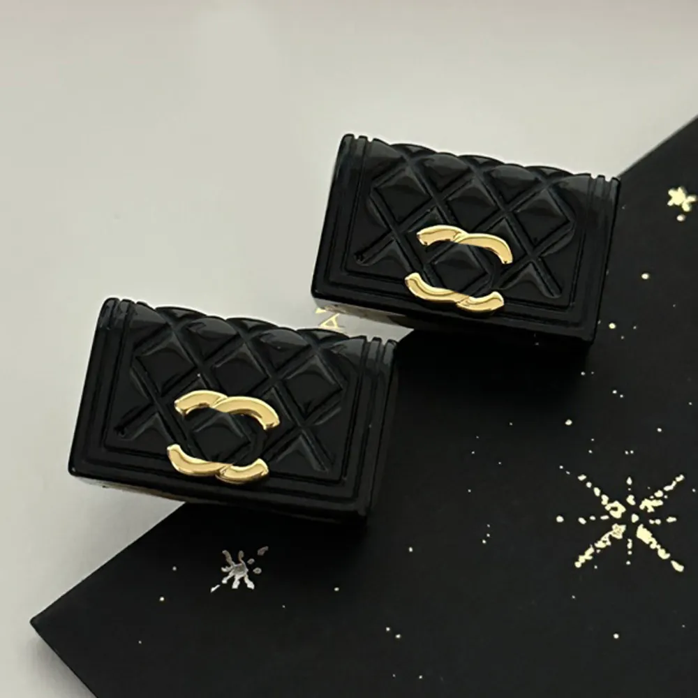 Brincos de designer de luxo brincos de orelha de alta qualidade banhado a ouro jóias de cobre mulheres carta de marca com selo saco forma brinco festa de casamento jóias presentes de natal
