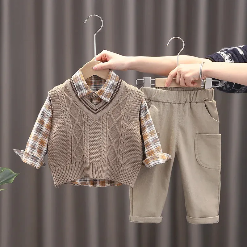 Комплекты одежды весна осень комплект из 3 предметов для мальчиков детский свитер жилет рубашки с длинными рукавами брюки-карго одежда детский костюм 231211