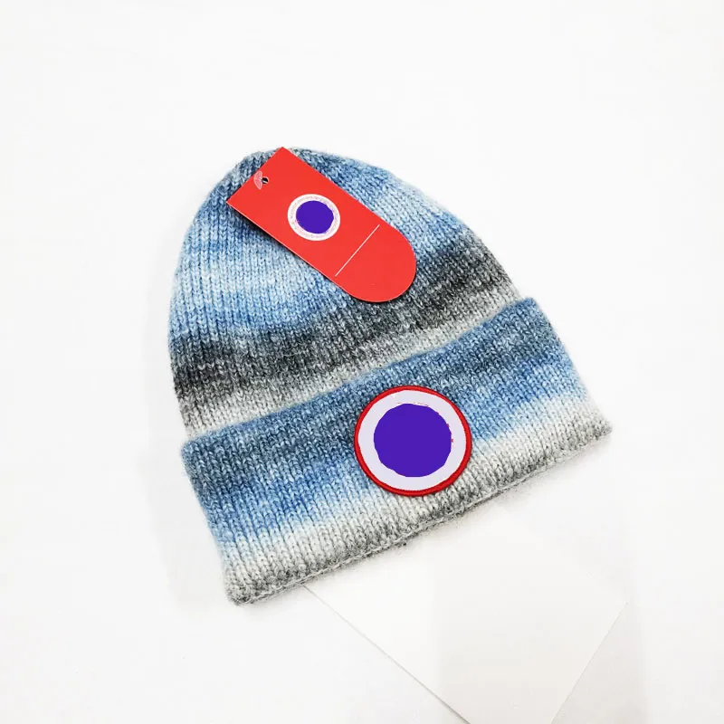 Chapéu de inverno de luxo designer gorro masculino de malha crânio chapéu clássico carta cor sólida chapéu de lã feminino gorro simples preto branco gra