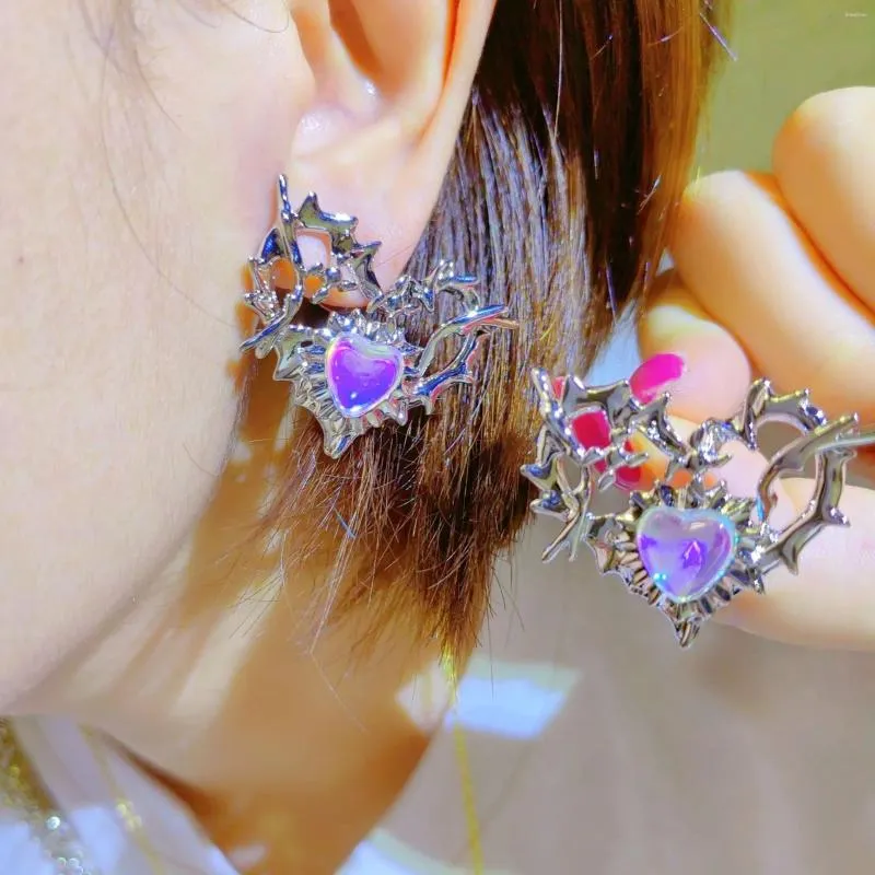 Oorknopjes Laser Kleurrijk Kristal Liefdeshart Voor Vrouwen Creatieve Zoete Koele Charme Esthetische Koreaanse Mode-sieraden