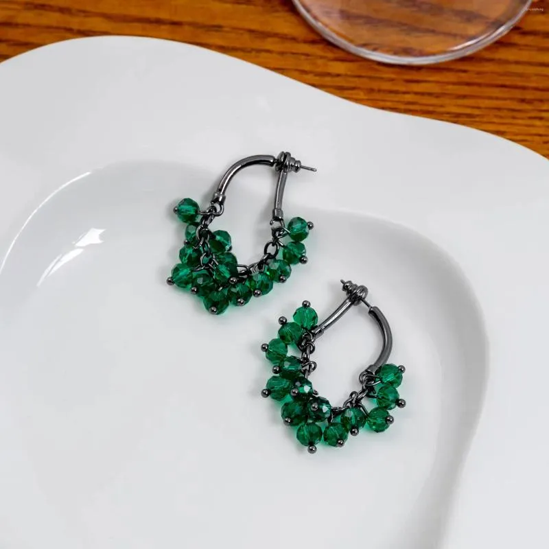 Orecchini pendenti personalizzati con perline di cristallo verde versatili con design a catena di alta qualità e lusso leggero