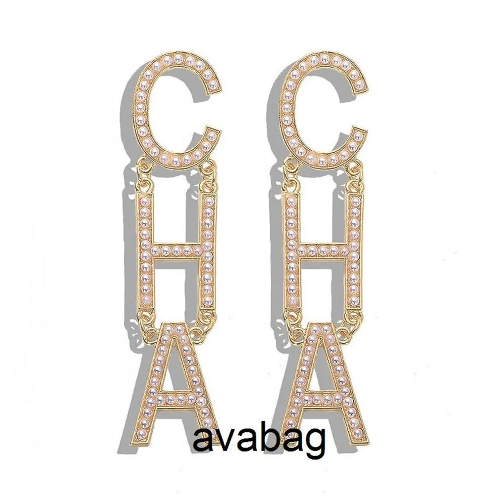 Popular fashion luxury designer exaggerated big Letter pearl CHA long drop dangle chandelier stud earrings for women gold silver D257T