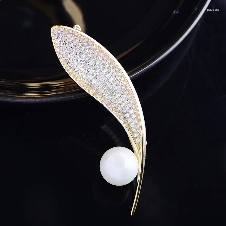 Broches 2023 feuille broche tempérament perle tout-match broche costume Cheongsam accessoires haut de gamme cadeau de vacances