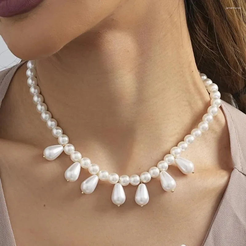 Choker French Creative Imitation Pearl Pendant Necklace For Women Simple and Fashionable Ladies Birthday Party Present Present Partihandel