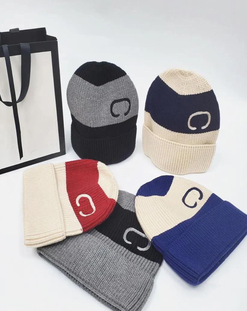 Cappello lavorato a maglia alla moda Berretto per il tempo libero Comodo adatto per il freddo Design per uomo Donna Cappellini con teschio 5 colori Alta qualità9500304