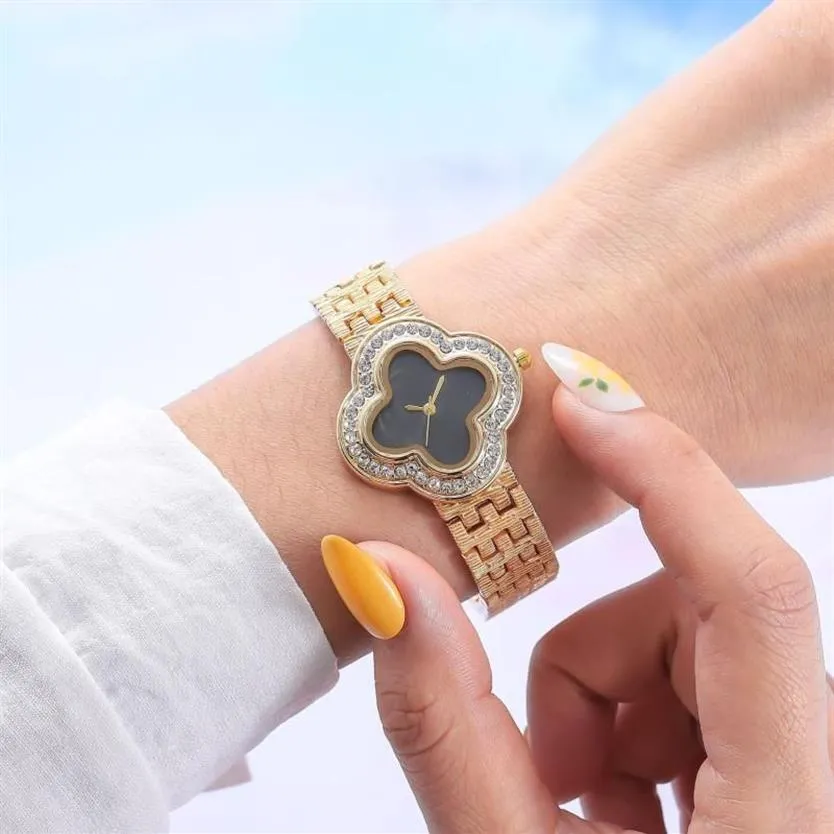 Zegarstwatches Dziewczyny Kobiety oglądają cztery liście koniczyny Bransoletka Bransoletka swobodna dekoracja mody luksusowa ręka na rękę reloj MuJerwristwatche2593