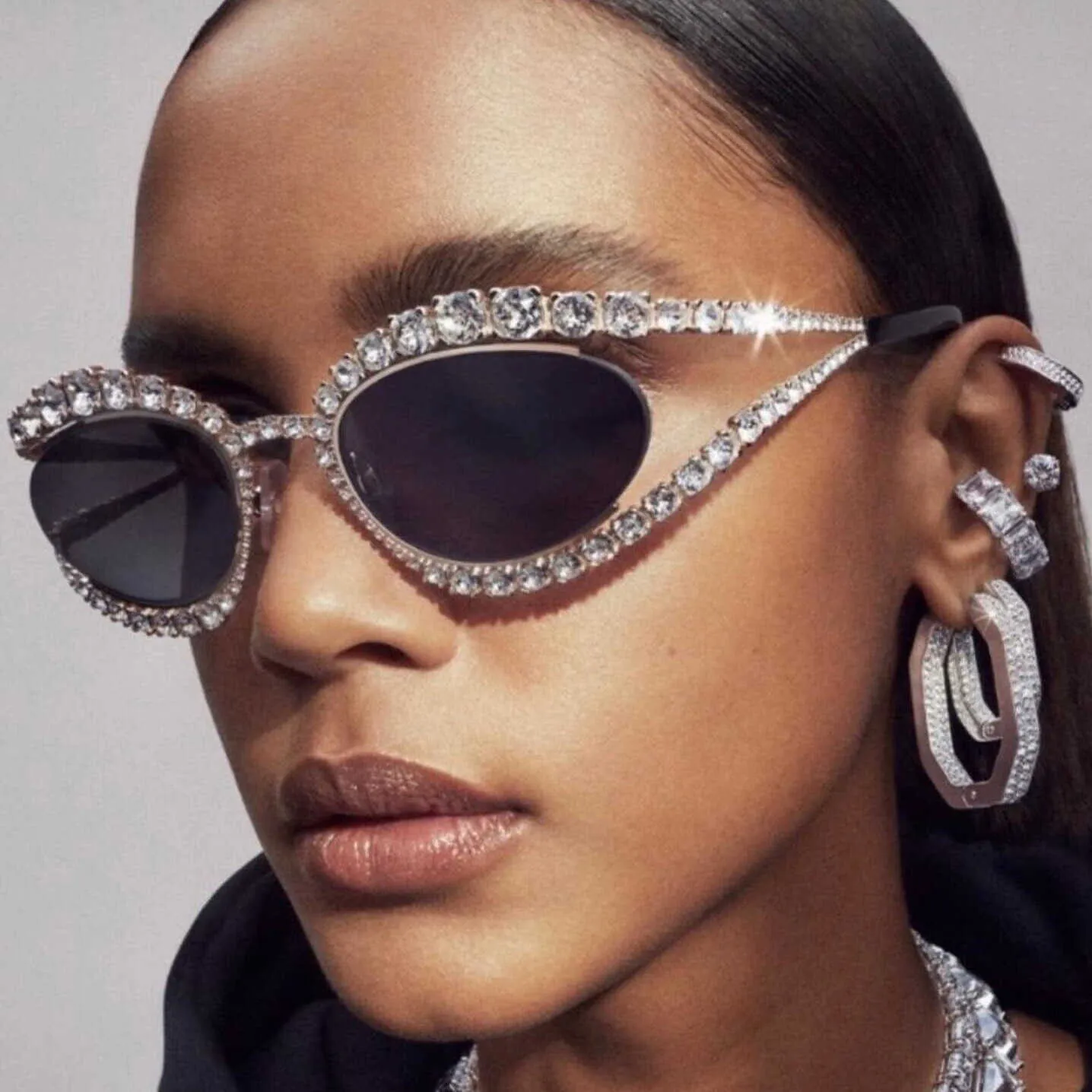 Studded cat eye sunglasses 2025