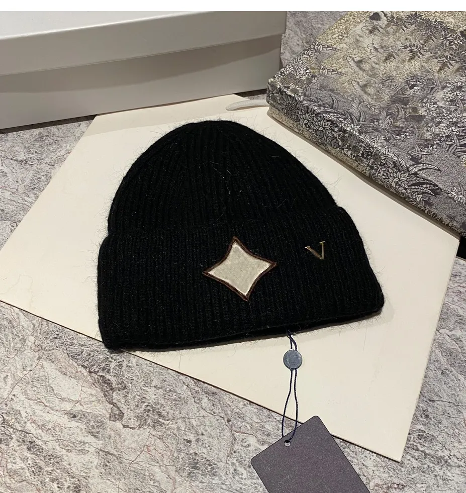 Designer beanie hat Luxury beanie women bonnet beenie design Rabbit hair letter flanged knitted hat Woolen hat cold hat winter hat Fashion ladies winter hat designer