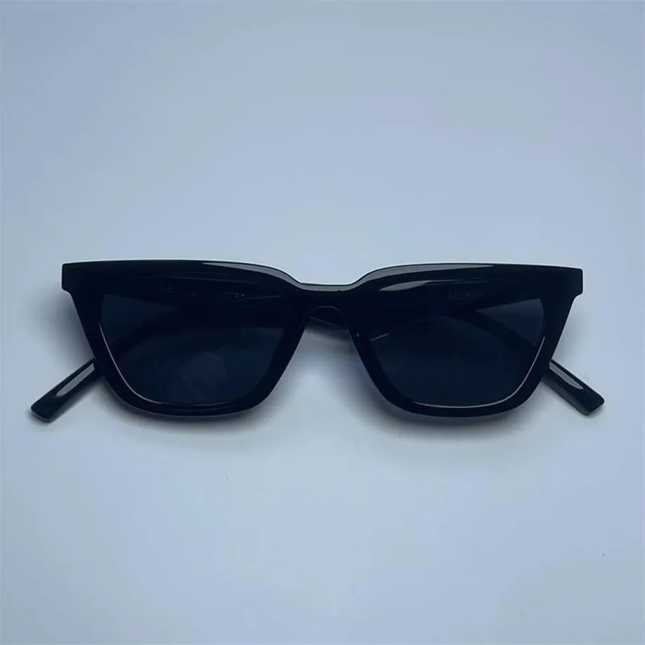 Zonnebril Merk Klein Frame Vrouwen Vintage Mooie Designer Zonnebril Vrouwelijke Dame Mode Ovale Brillen UV400 Agail298d