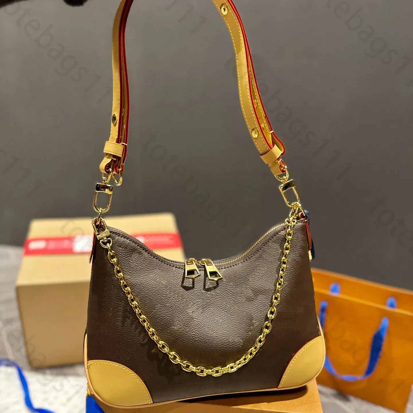 DHgate Womens Leather Shoulder Bag Floral Embossed Designer Handbag Large Capacity Tote Real Leather Luxury Old Flower Bag Colorful New Floral Purse Bags Luggage Accessories