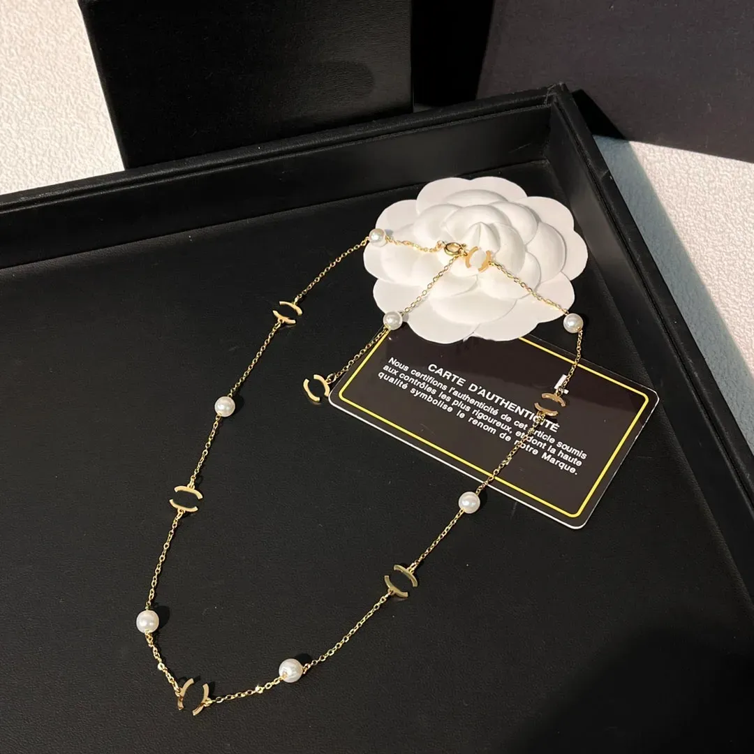 Brand Pearl Pendant Necklace Luxury Designer Necklaces Pendant Choker Collarbone chain Women Plated gold Letter Jewelry Accessories Adjustable J12070