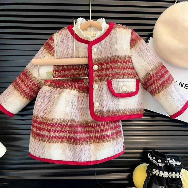 Vestidos de niñas para niñas de invierno Tweed Ropa Juego de chaquetas para niños cálidas Falda Moda Corea de encaje coreano Camiseta navideña