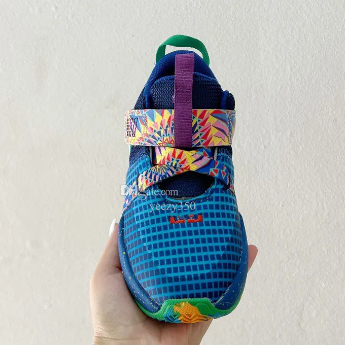 LeBron Witness 7 Kids Sneakers Lightweight Breathable Elastic