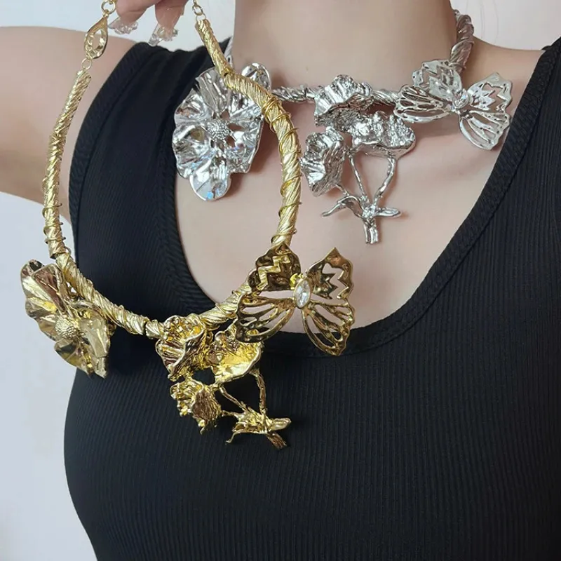 Colares de pingente Exagerado colar floral metálico para liga vintage exclusiva das mulheres com jóias de pescoço de alta qualidade mulheres 231212