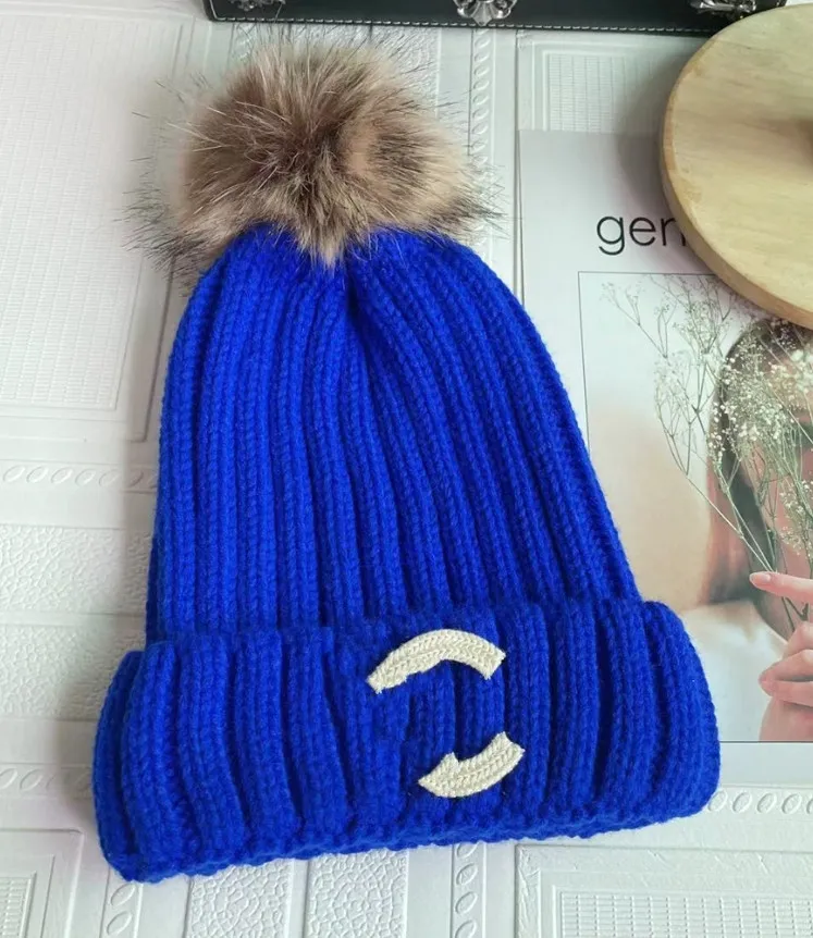 Top Quality Slim Knitted Hat High-End Letter Embroidery Woolen Cap Warm Sweet Lady Temperament