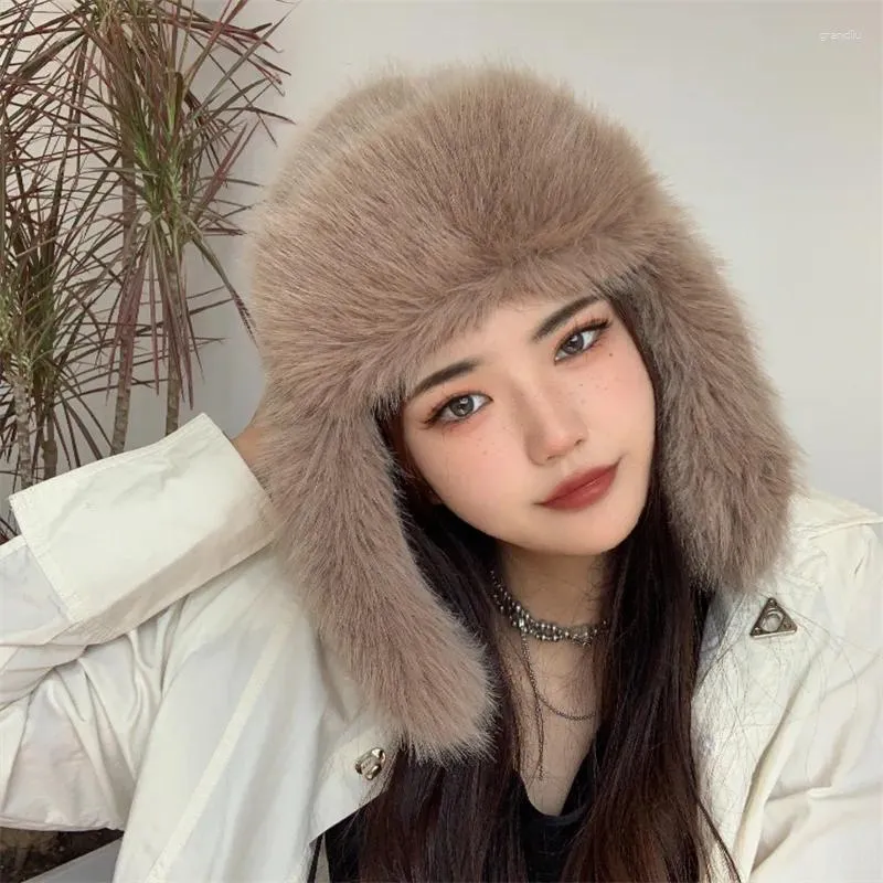 Berets Plush Faux Fur Cap Quente Imitação Espessada Bomber Chapéus Inverno Personalidade Peludo Orelha Proteção Esqui