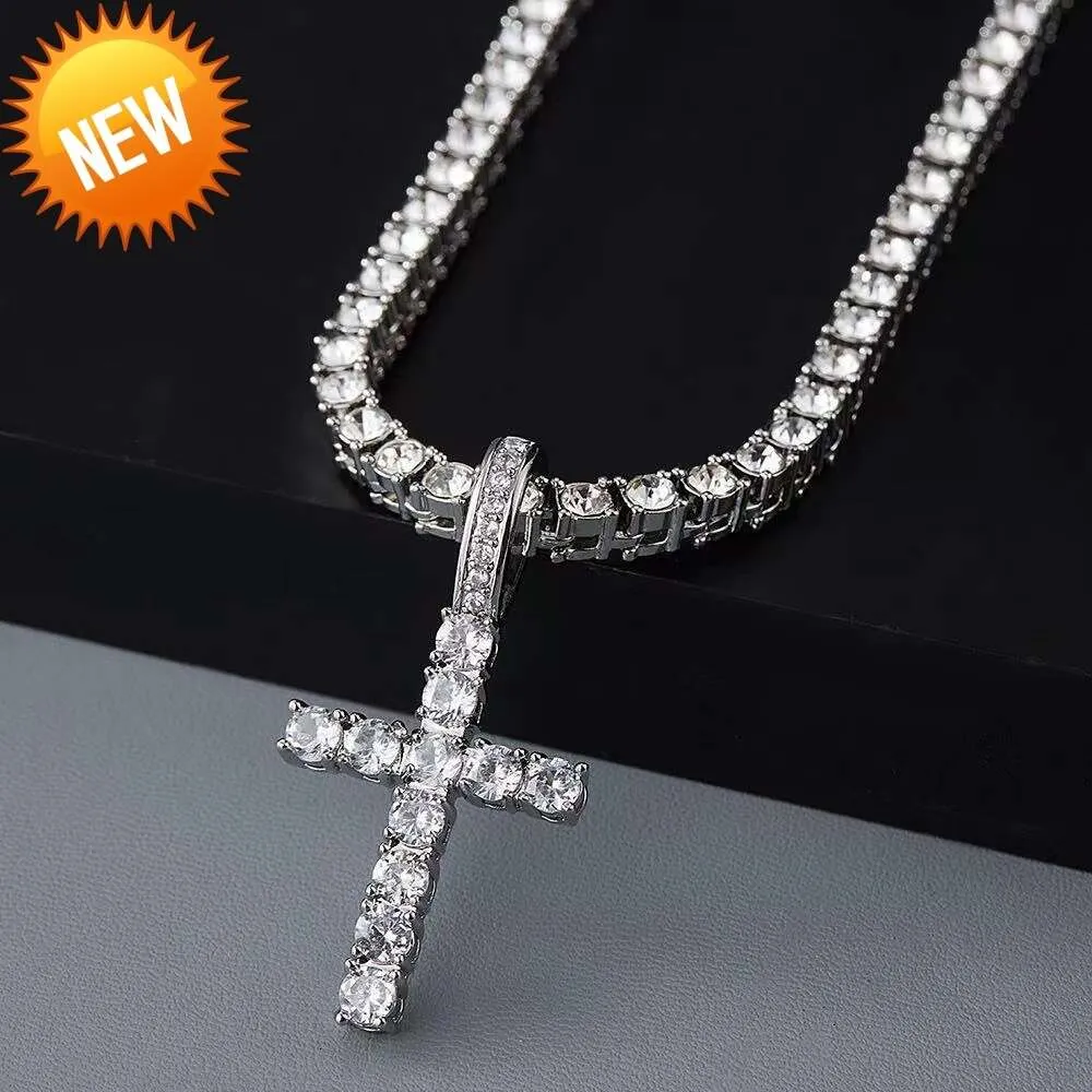 Krzyżowy wisiorek 5 mm vvs moissanite diament