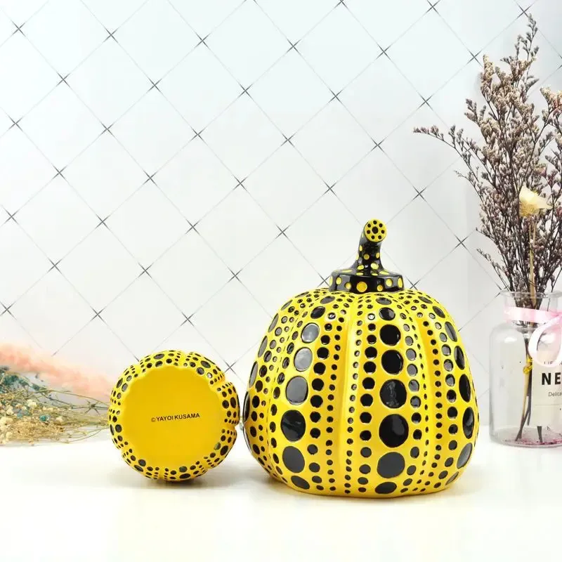 Christmas Decorations Kusama Yayoi Pumpkin Statue Japanese Art Wave Point Sculpture Morden Resin Crafts Office Home Interior Decor 231211