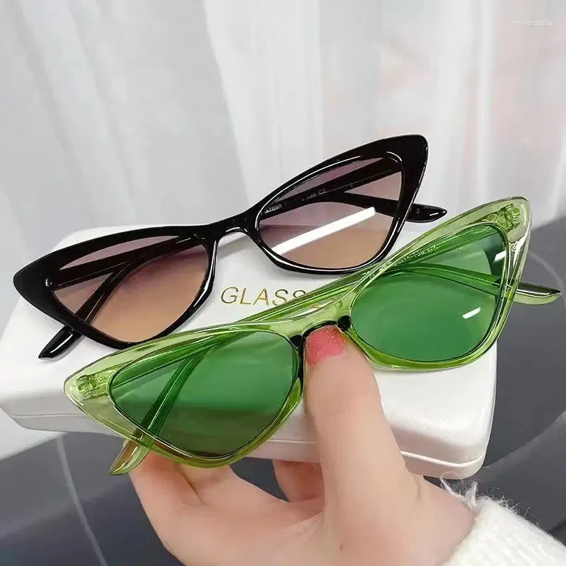 Solglasögon Fashion Cat Eye for Women Small Frame Retro Trendiga Streetwear Accessories Protection Eyewear UV400 Glassar