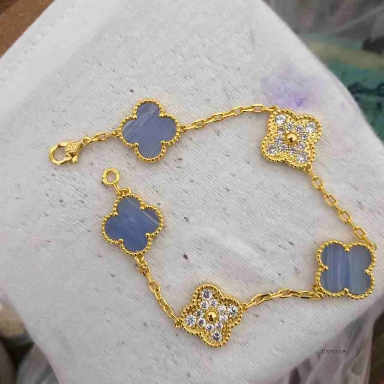 2024 Classic Fashion Charm Bracelets 4four Leaf Clover Designer Jewelry 18k Gold Bangle Bracelet for Women Elegant Jewelery Gift 9yot
