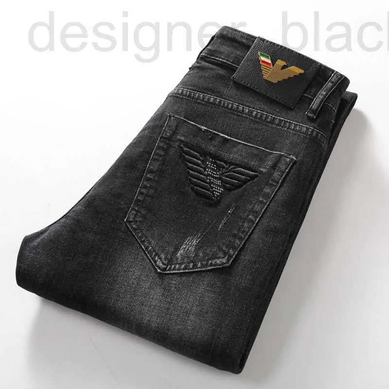 Jeans da uomo firmati Jeans di marca di moda Ricamo nero Perline calde Elastico Slim Fit Piedi piccoli Pantaloni lunghi in denim coreano casual DX50