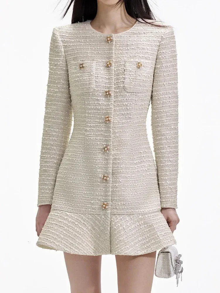 Urban Sexy Dresse 2024 Dress Tweed Little Fragrance British royal style Round Neck Long Sleeve Off White Underdress Couture Luxury 231213