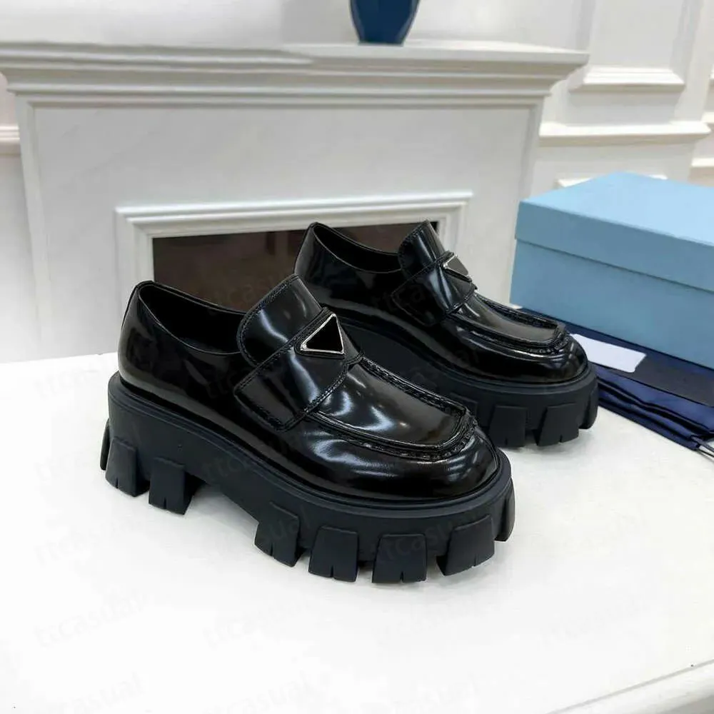 Robe chaussure femmes triangle cuir noir chaussures décontractées augmenter plate-forme baskets classique brevet mat formateurs affaires sociales formelles mocassins chaussures de fête 35-41