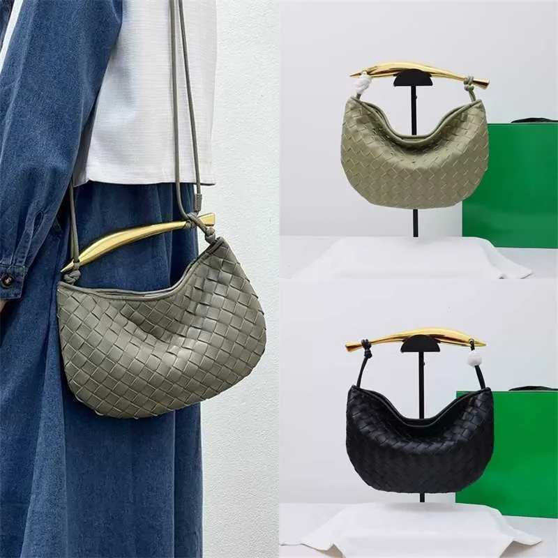 2024 Designer axelväskor bottega kvinnors handväskor stor vävd koppling tote äkta leathe plånbok män mode crossbody väska beröm