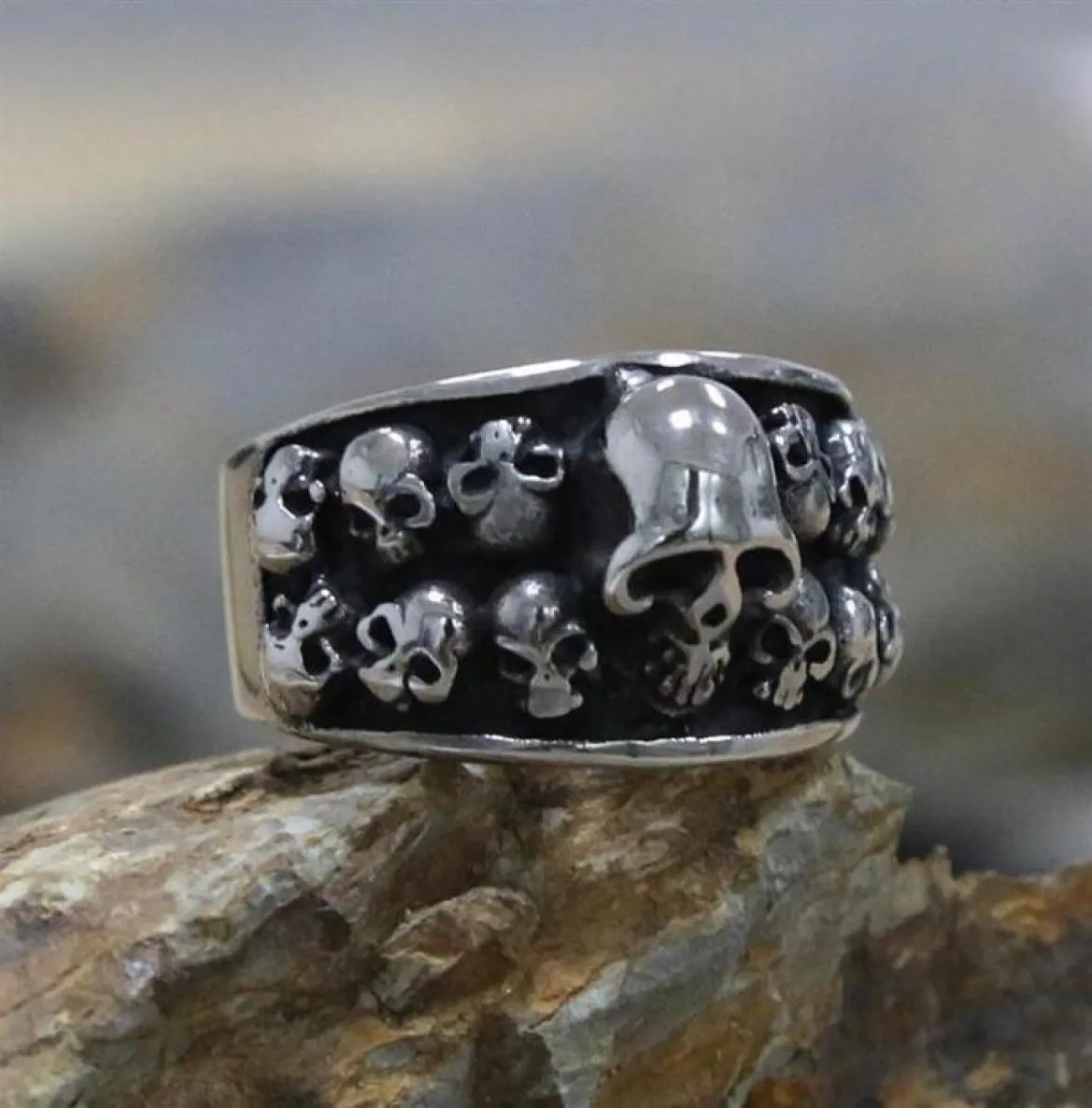 Gothic Punk Double Row Skull Ring Men039s Stainless Steel Biker Rings Unique Heavy Metal Hip Hop Jewelry Cluster255c7164269