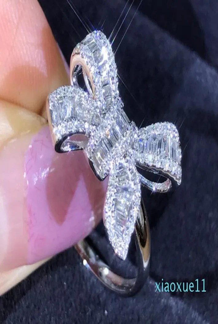 Anelli di design con fiocco adorabile alla moda per anello di lusso in cristallo brillante da sposa con pietra di diamante CZ per le donne Gift8127158