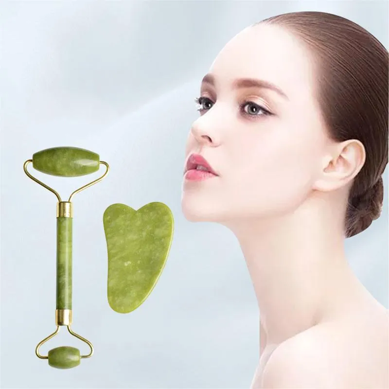 2in1 Set verde Jade Roller Guasha Scraper Tools Arts and Crafts Stone Face Massager para el cuello Jawline Cuidado de la piel CCJ2101