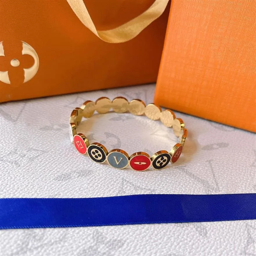 Bracelet de couple classique populaire avec ouverture réglable Bracelet de luxe exquis conçu pour les femmes bijoux de mode illustration jeune P285Q