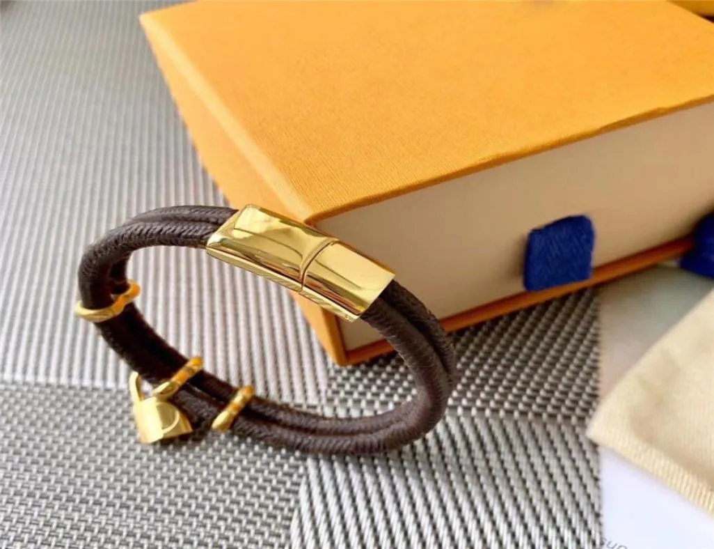 Bracelet de verrouillage en cuir PU avec bracelet de verrouillage en cuir PU rond classique à la mode avec tête de verrouillage en métal Bracelets de créateur dans une boîte de vente au détail cadeau SL07076478