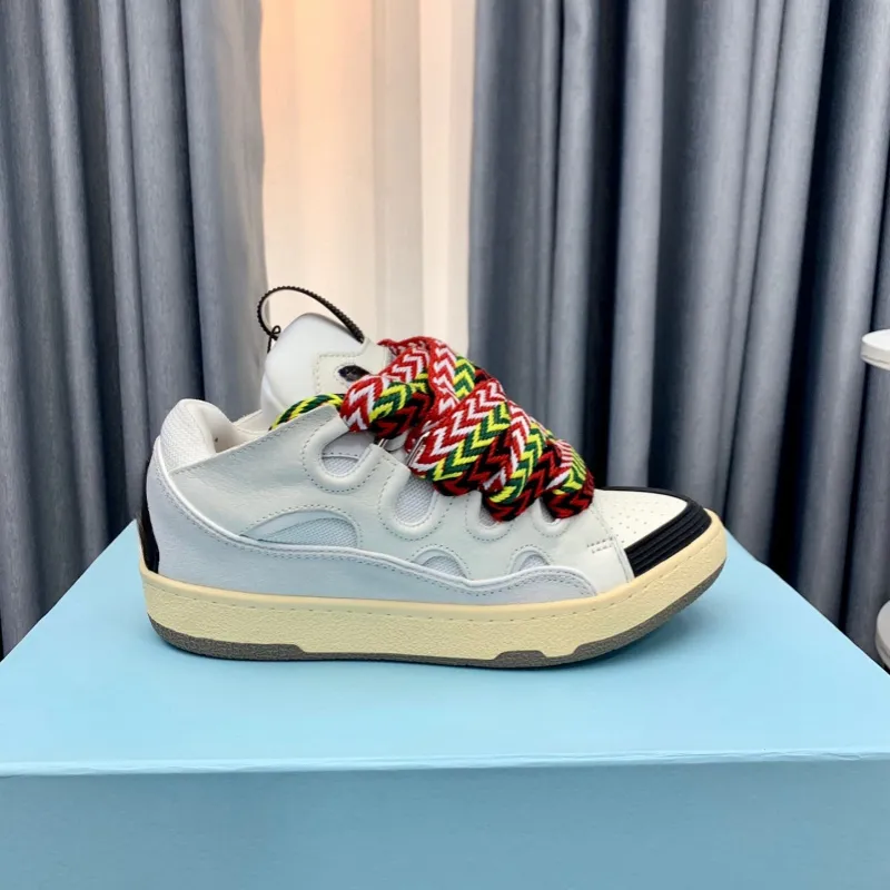 Zapatos negro online con raya blanca
