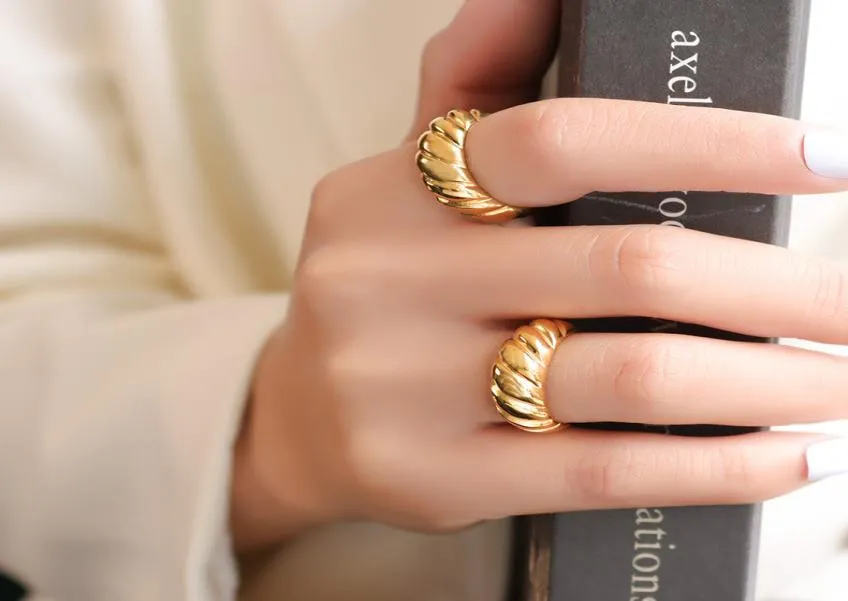 Винтажное кольцо, классические дизайнерские украшения для женщин, модные кольца из 18-каратного золота с имитацией родия, ретро-нитка с волнистой поверхностью, размер 8406432