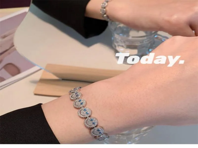 Marca di marea Bracciale a catena incrostata con diamante Nicchia femmina design femminile squisito di alto livello di gioiello dolce e versatile