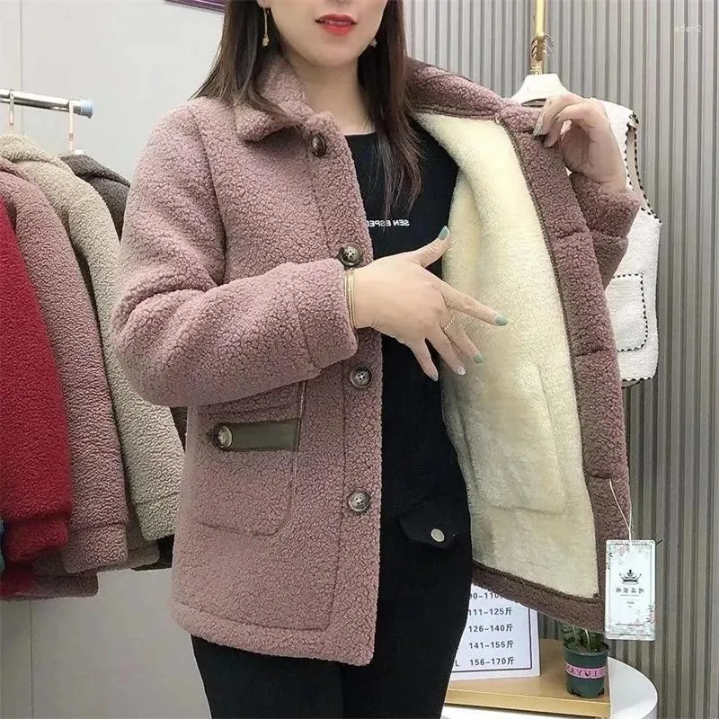 Trench da donna 2023 Moda Inverno Imitazione Giacca in lana d'agnello Imbottita Addensare Tinta unita Tasca Madre Cappotto di pelliccia Donna Parka