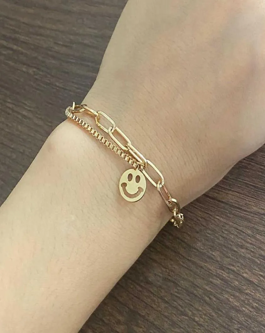 Le lettre de visage creux de perle pendante femme039 Bracelet Hiphop Temphop Étudiant Accessoires Hands Gold Chains Bracele5581300