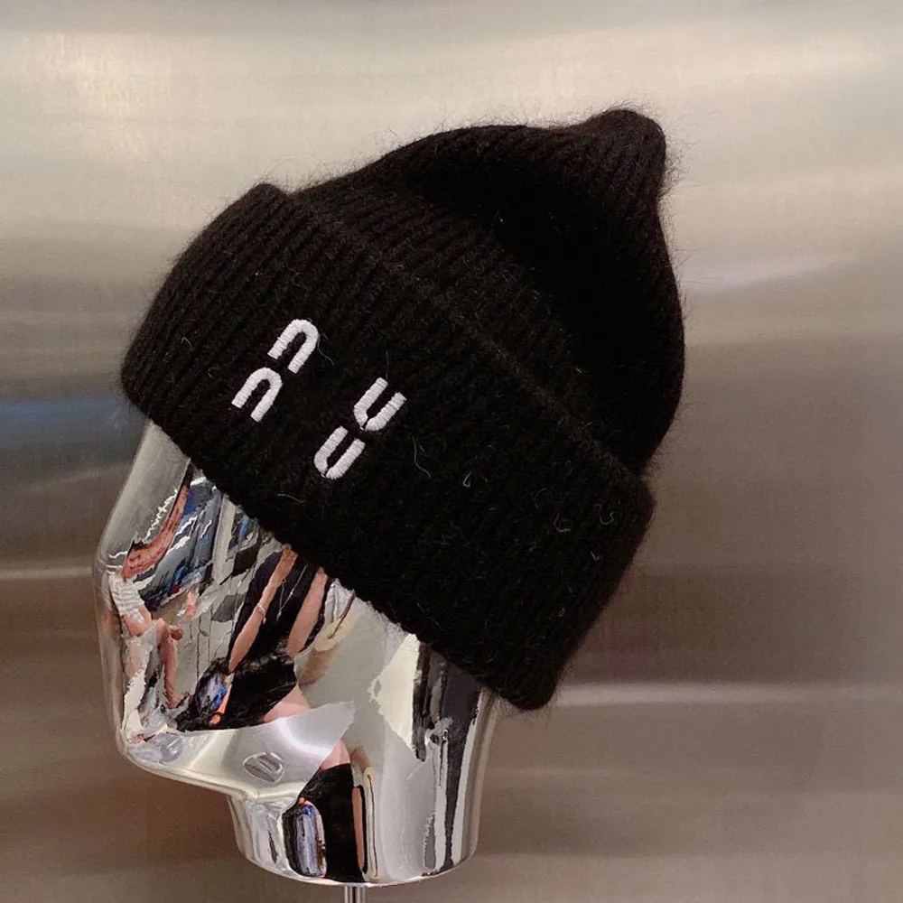 Projektant czapek świąteczny prezent na prezent na jesień czapki termiczne czaszki drukowane wełniane marka list popularne dzianinowe czapki czapka na zewnątrz bawełniany kapelusz ciepła jesień zima