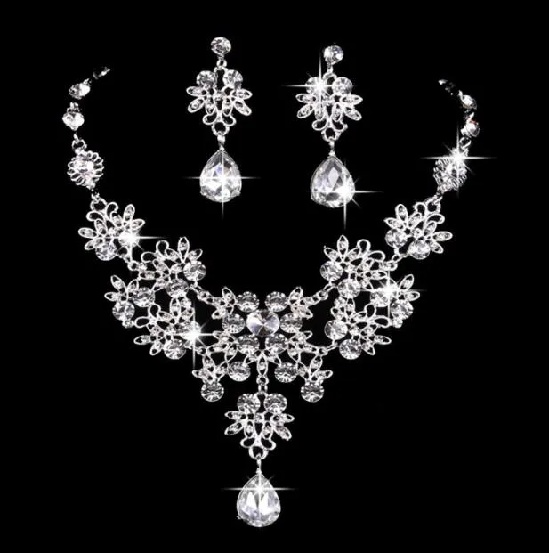 6 kleuren vrouwen Bling Kristal Bruidssieraden Set zilveren diamanten Bruiloft statement ketting Dangle Oorbellen voor bruid Bruidsmeisjes Ac3712428