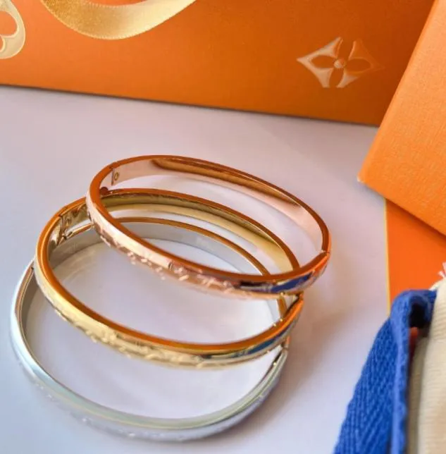 Premium merk sieraden armband klassiek charme ontwerp ronde bloem decoratieve paar ronde armband luxe ontwerper geselecteerd meisje cadeau2126510
