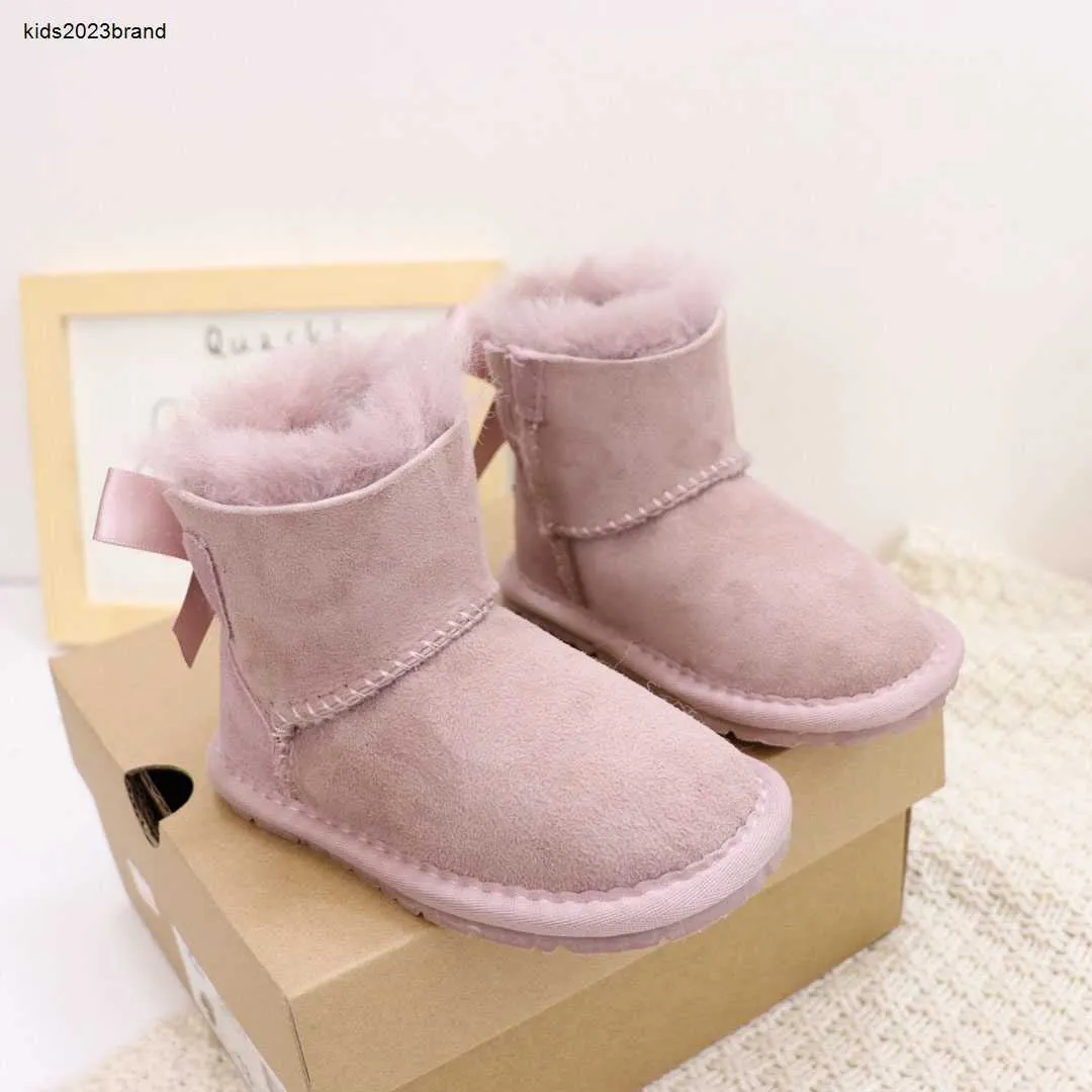 Nieuwe kinderlaarzen Winterwarme snowboots babyschoenen maat 26-35 Inclusief schoenendoos designer peutersneakers Dec05