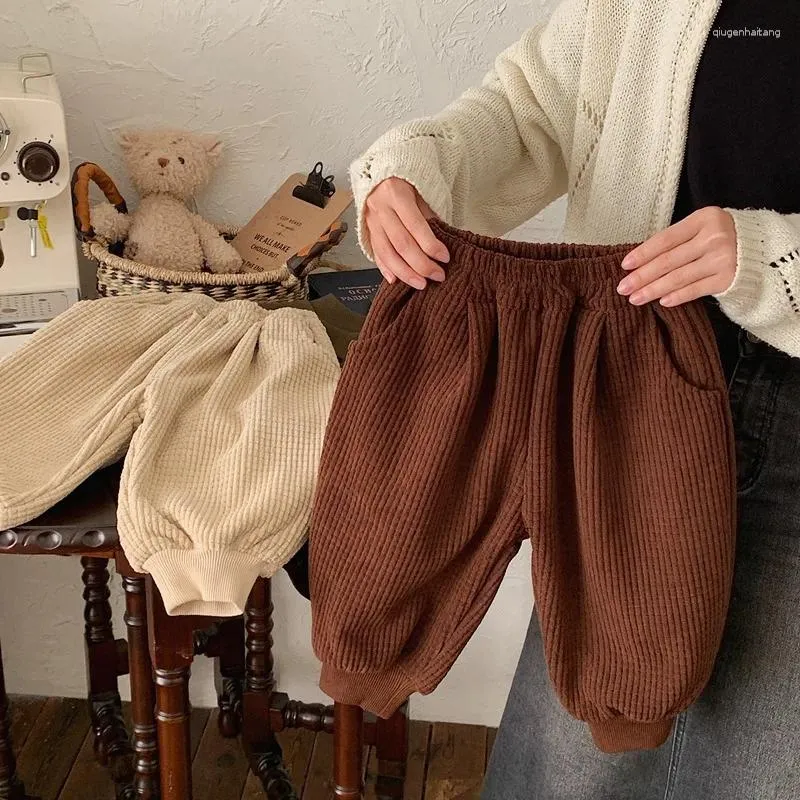 ズボン1〜8年冬の濃い暖かい男の子コーデュロイパンツフリース並んでベージュ茶色の貨物ティーンエイジの男の子カジュアルロングベイビー