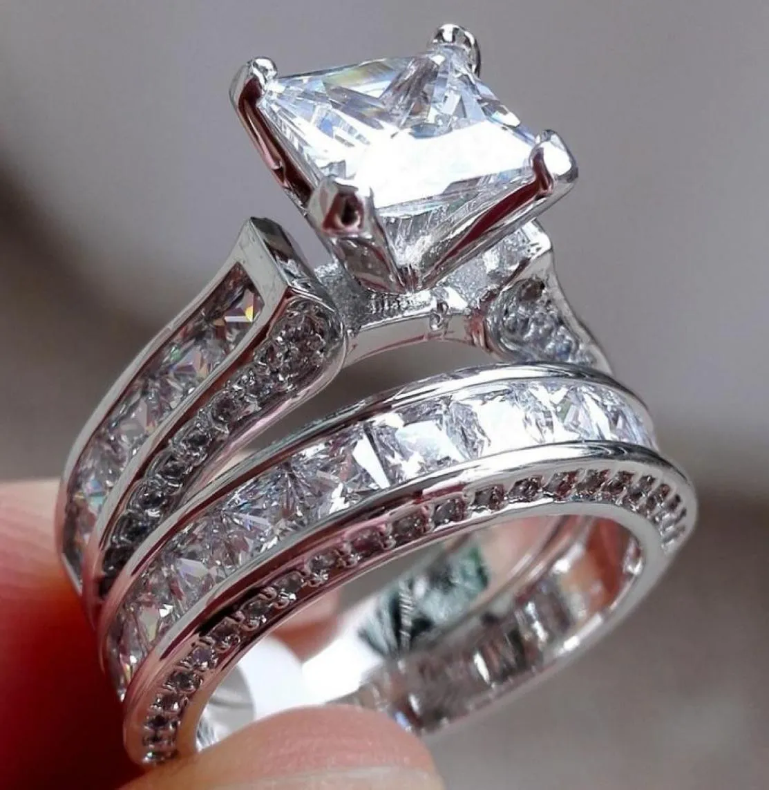 Tamaño de lujo 5678910 Joyería 10kt oro blanco lleno Topacio Princesa corte diamante simulado Anillo de bodas conjunto regalo AB18467420756
